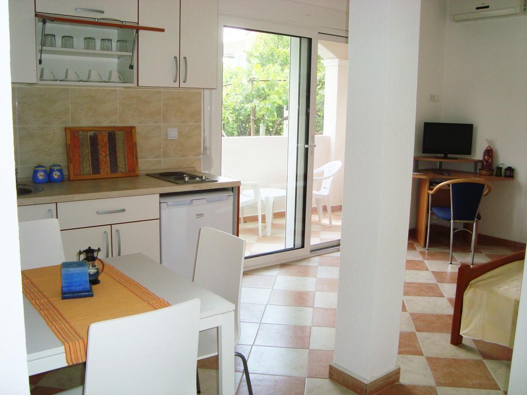 Apartments Rolovina Tivat Habitación foto